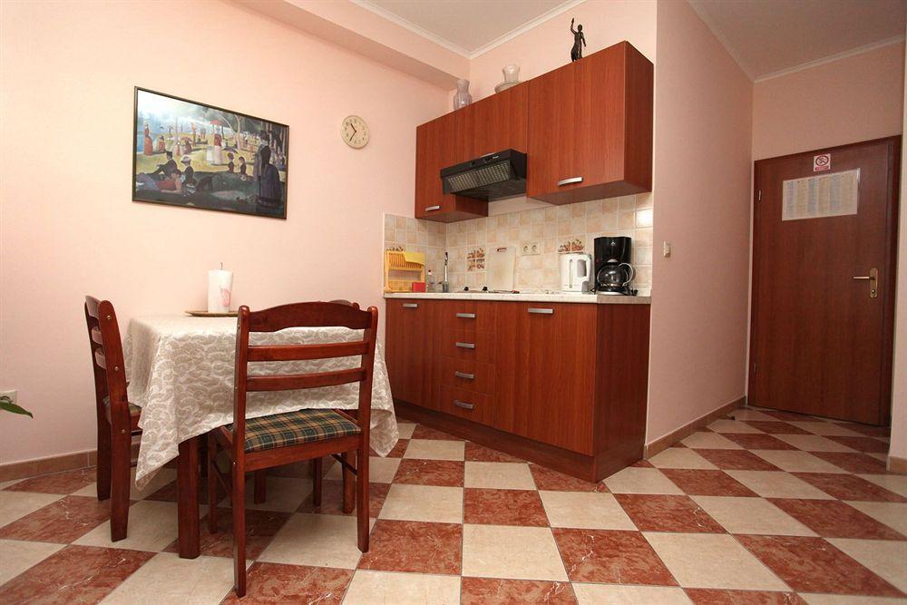 Split Apartments Peric Eksteriør bilde
