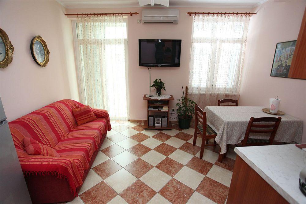 Split Apartments Peric Eksteriør bilde