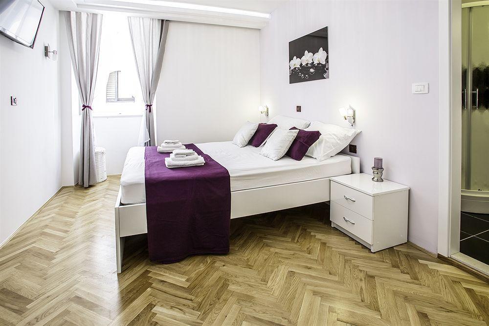 Split Apartments Peric Eksteriør bilde