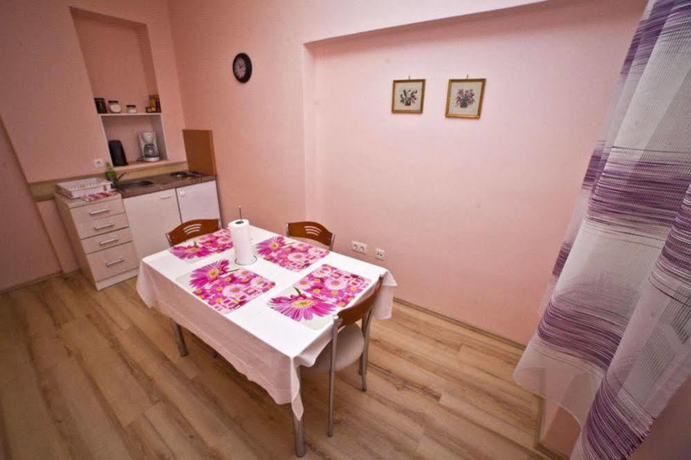 Split Apartments Peric Eksteriør bilde